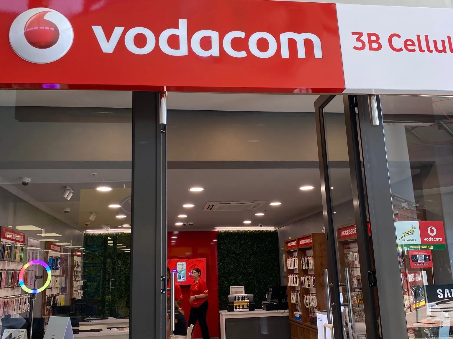 3B Cellular - Vodacom shopfront