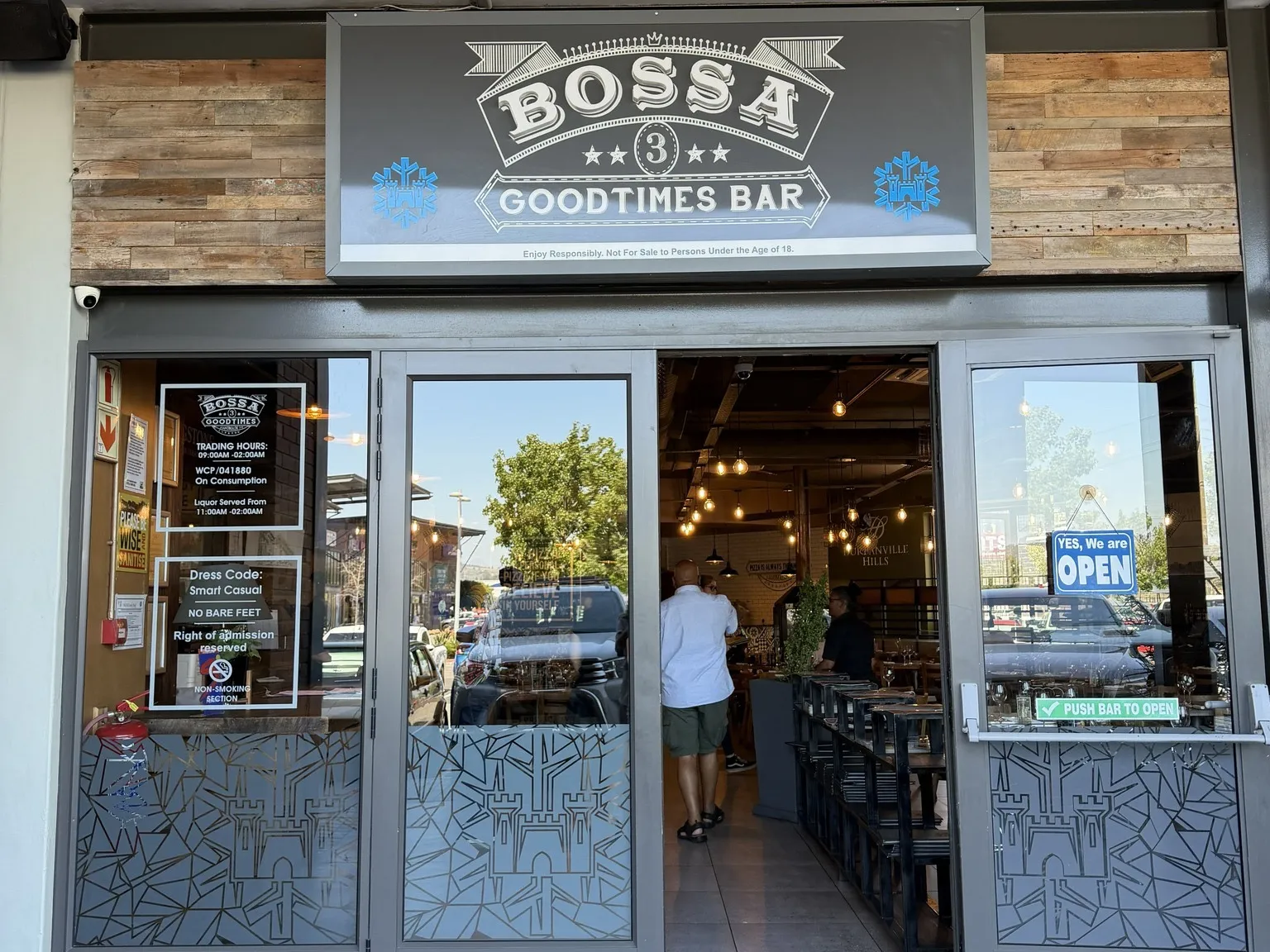 Bossa Cafe Soneike shopfront