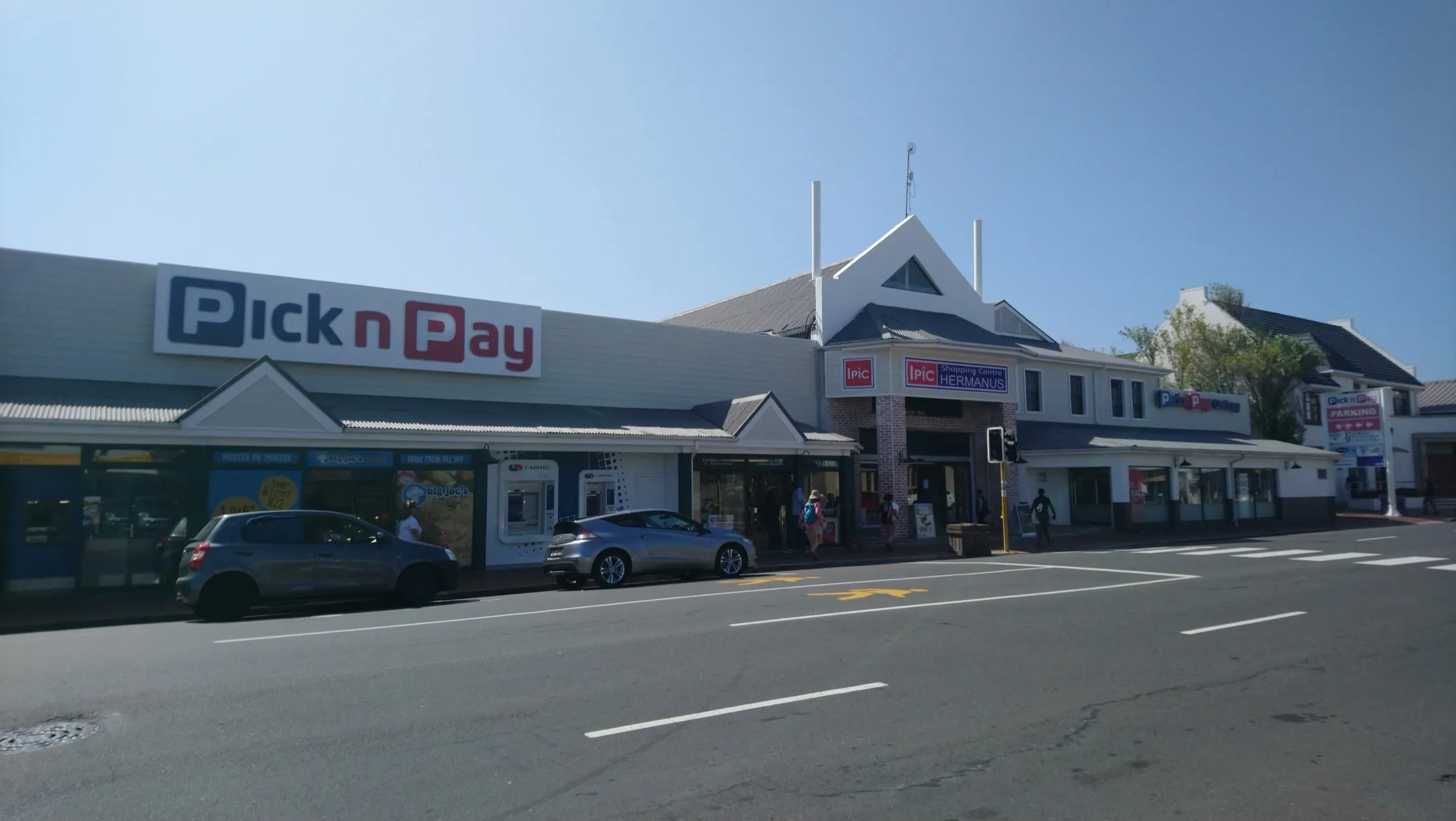 Ipic Shopping Centre Hermanus on Main Road: the Pick n Pay frontage and the centre entrance.