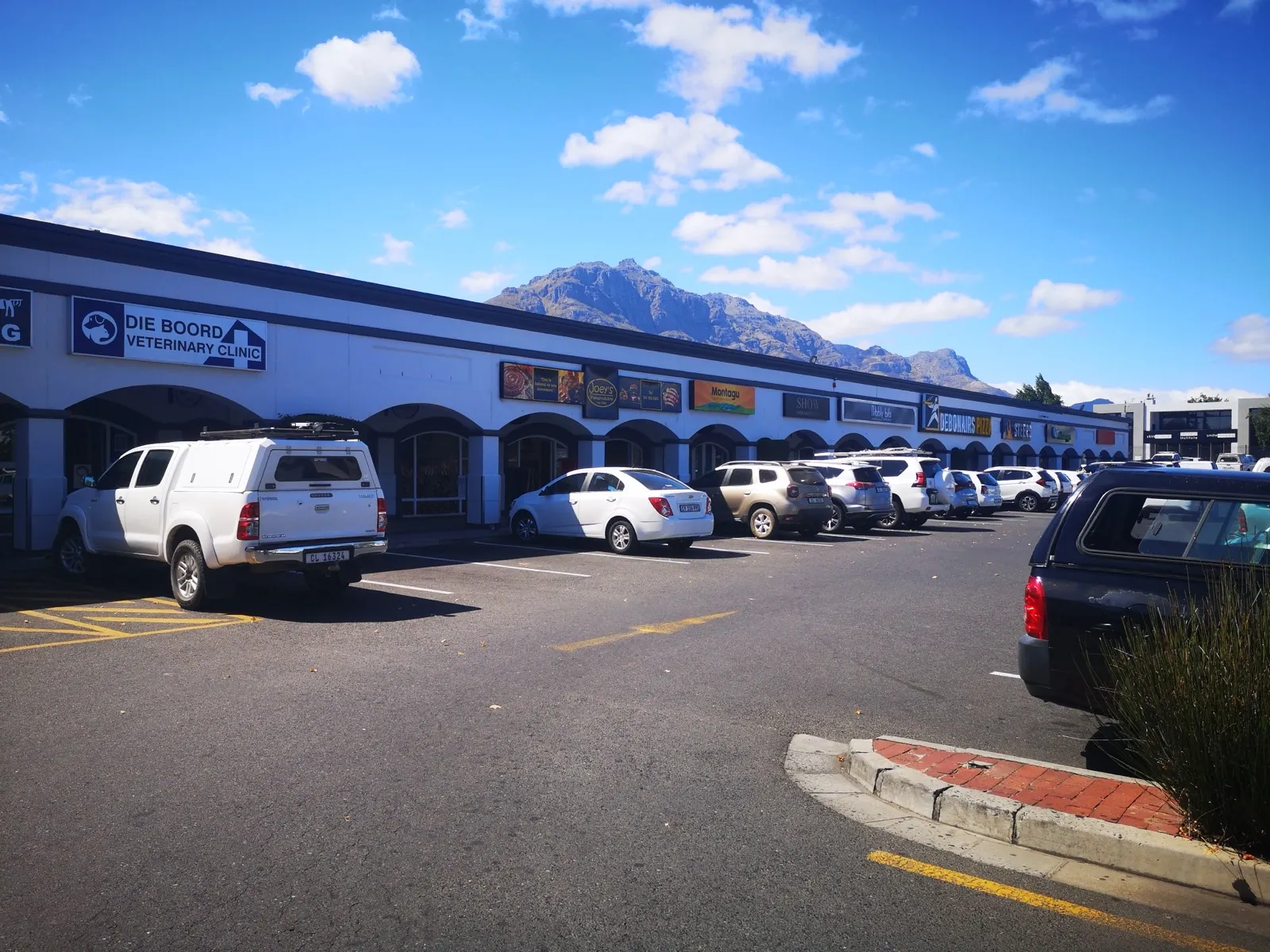 Montagu Die Boord shopfront