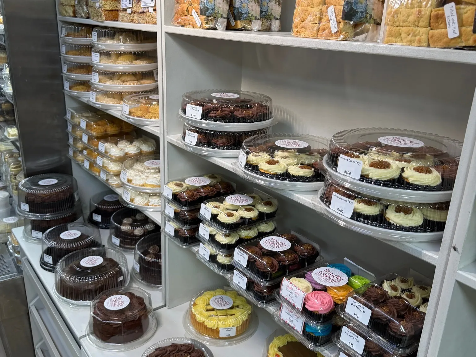 Snuffel & Snuif shopfront