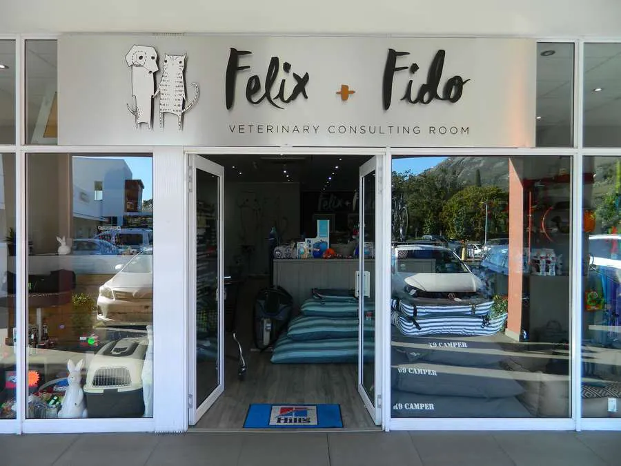 VetCross Felix & Fido Veterinary & Consulting Room shopfront